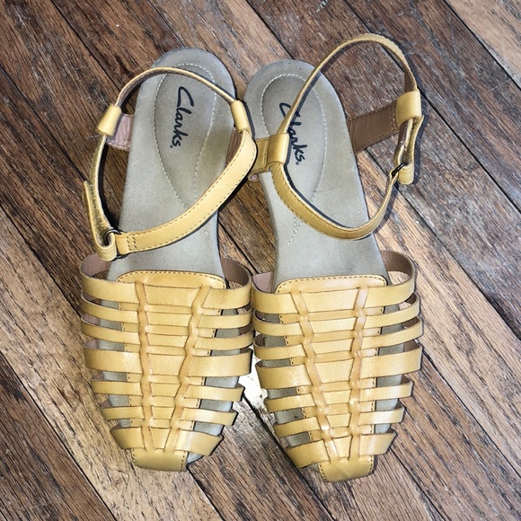 yellow clarks sandals